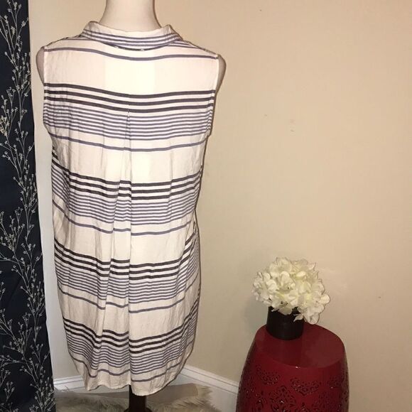 Beach Lunch Lounge Striped Sleeveless Button Top - Picture 3 of 6